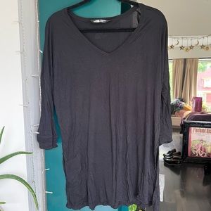 The north face basic vneck shirt